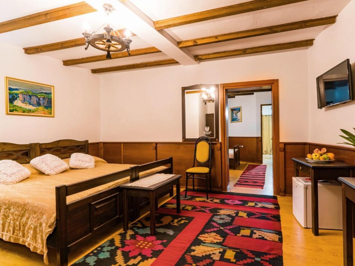 Hotel Castle Park Berat Exterior foto